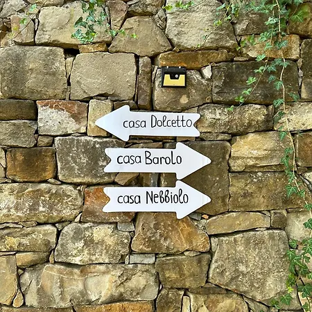 וילה Just Langhe Casa Barolo נובלו